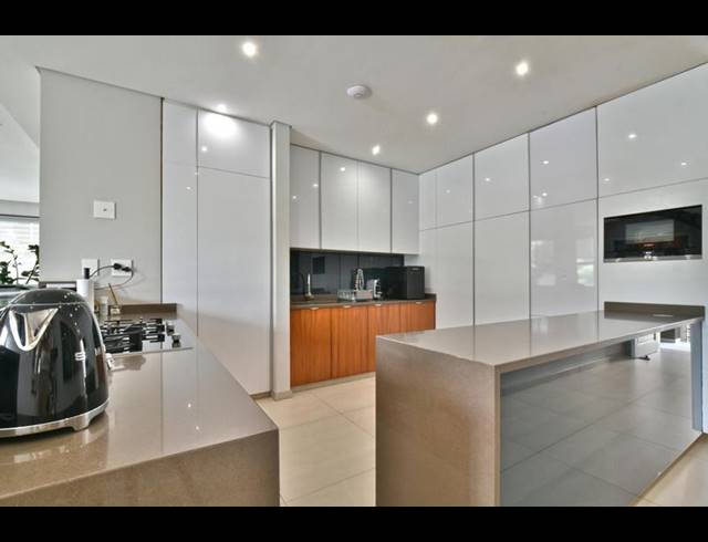 2 BEDROOM APARTMENT FOR SALE IN FOREST TOWN